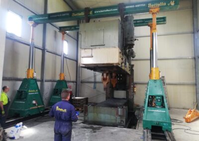 Smontaggio Pressa Weingarten cap.400 Ton